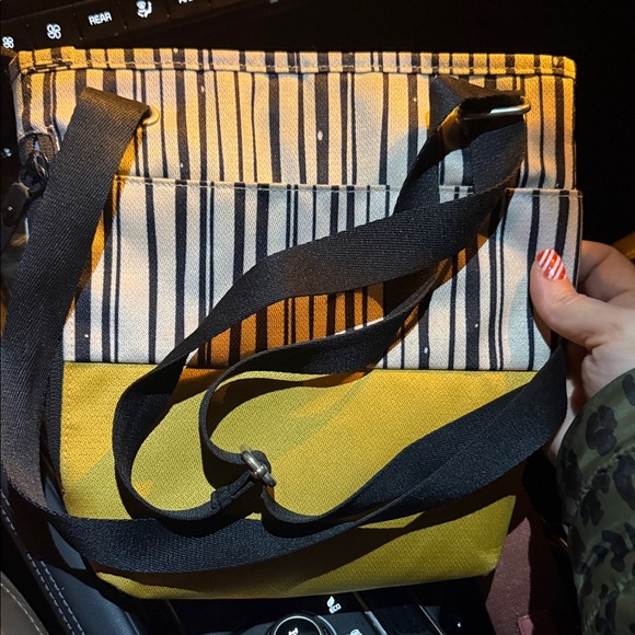 Sherpani Black and Yellow Striped Tote handbag crossbody new purse bag durable - Picture 8 of 10